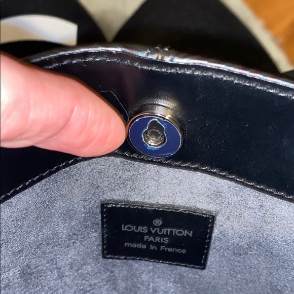 Louis Vuitton Black Epi Leather Pochette - Picture 5 of 8